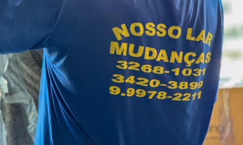 Profissionais realizando mudança residencial no Rio de Janeiro